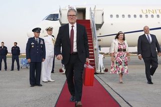 Válku jste začali vy. Britský premiér ostře reagoval na Putinovy hrozby - Novinky