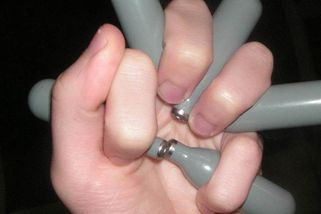 Rajský plyn je znovuobjevenou drogou mladých: Zažil jsem i schízu, bylo to strašidelné, líčí Vítek – eXtra.cz