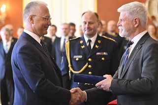 Pavel jmenoval šéfa BIS Koudelku generálem - Novinky