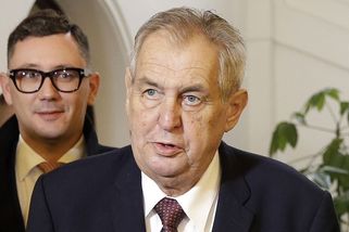 První věcná odpověď? Jak Ovčáček (ne)komunikuje zdraví prezidenta Zemana - Novinky