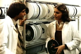 Eva Asterová byla v osmdesátkách filmovou krasavicí. Nakonec s manželem vybudovala divadelní impérium