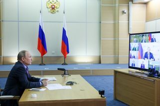 Rusové všechny přelstili. Začali bohatnout z války na Ukrajině