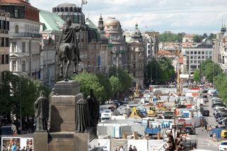 „Staveniště Václavák.“ Jak vypadá nejznámější pražské náměstí rozkopané - Novinky