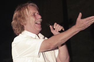 Nechte Jarka Nohavicu na pokoji, vy křišťálově čistí moralisti. Napakujte se na jiném tématu - Médium.cz