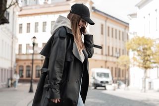 iGlanc | Módní kousek týdne: Překvapivě tato nenápadná klasika. Nesmrtelná „hoodie“ ale umí v módě překvapit