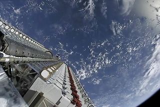 Musk vypnul Ukrajině satelity pro navádění dronů. K válečným účelům Starlink není, tvrdí