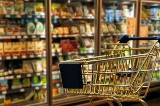 Lidl cílí jako někteří politici na seniory. Zboží zlevní pouze pro ně - Médium.cz