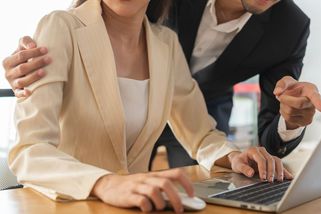 Sexuální obtěžování v práci zažije v Česku pětina zaměstnanců. Ozvat se bojí - Seznam Zprávy