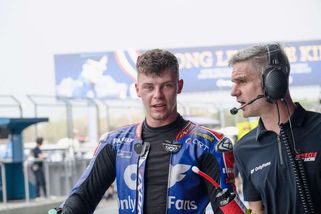 Salačovi se v Austinu nedařilo. Zapletl se do hromadné kolize a obsadil až 21. místo | Livesport.cz