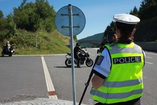 Další policejní žně na Červenohorském sedle: Rekordmanem byl motorkář řítící se rychlostí 154 km/h - Garáž.cz