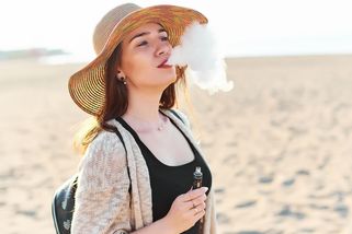 Letíte do Mexika? Elektronické cigarety nechte doma, jinak si koledujete o malér - Novinky