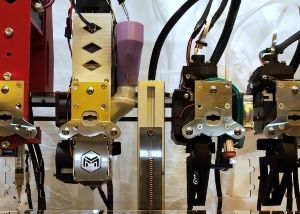 Multimateriálová 3D tiskárna vytiskne za pár hodin funkční elektromotor