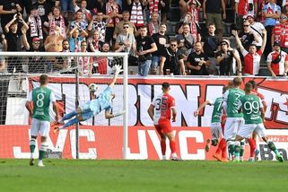 Jablonec - Slavia 2:3, Vydřená výhra. Jablonec trápil favorita i v deseti - Sport.cz