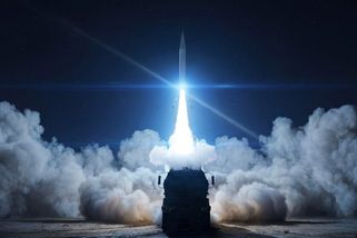 Amerika šlápla vedle, proti Íránu se vyčerpala. Schází jí zbraně dlouhého dosahu, ale má nové eso v rukávu