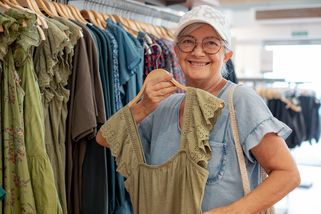 Nejbolestivější módní chyba českých seniorek. Ani neví, že ji dělají pořád dokola a vypadají kvůli ní jako důchodkyně