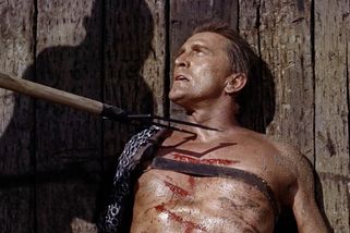 V bitvách hráli lidé bez rukou, kaskadéři prošli gladiátorským výcvikem. Natáčení Spartaka bylo stejně drsné jako film - Super.cz