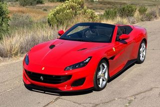 Francouzský bezdomovec jezdil ve ferrari, na dávkách získal miliony - Novinky