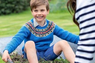 Princ Louis slaví narozeniny: Miláček Britů s maminkou Kate na fotkách ze soukromí královské rodiny - Super.cz