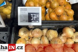 prahain.cz/jidlo/farmar-z-moravy-se-postavil-hypermarketu-zajem-o-jeho-cibuli-je-kolosalni-18014.html