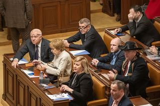 Česká demokracie nabourala, obstrukce ničí smysl voleb