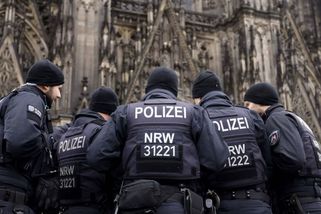 Přes Ukrajinu proudí do Evropy teroristé. Mají status uprchlíků a chystají krvavou lázeň, varují Němci