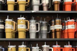 Vytuněná termoska aneb barevný termohrnek, po kterém blázní celý svět! - Proženy.cz