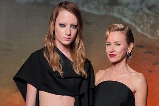 Naomi Watts vyvedla svou transgender dceru. Vypadá jako oživlá mrtvola, chce to úsměv, hlásí fanoušci - Super.cz