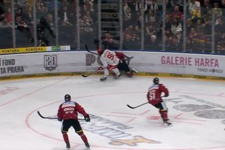 Rána pro Třinec, Voženílek vyfasoval stopku. Oceláři reagují - Sport.cz