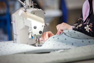 Všichni se semkli a šli s platy na půlku, popisuje šéfka záchranu fabriky - Seznam Zprávy