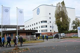 Volkswagen by mohl zavřít tři závody v Německu. Propouštění ohrožuje tisíce pracovníků - Business News 24
