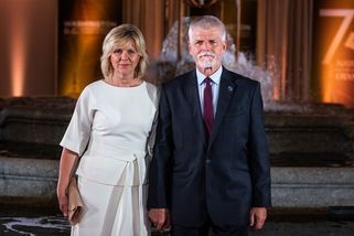 Petr Pavel hájí sto tisíc pro manželku: Mnohem radši by na sobě měla flanelovou košili - Super.cz