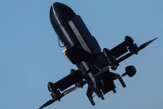 Noční dronový útok Ukrajiny byl podle Rusů největší za poslední rok, 450 tisíc lidí je bez proudu - Novinky