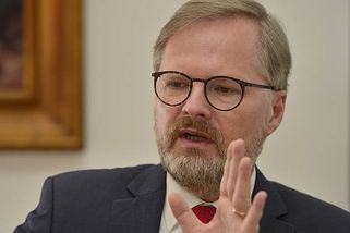 Zátěž pro rozpočet. Sami běžence nezvládneme, řekl na rovinu premiér Petr Fiala