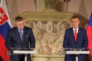 Tisková konference po společném jednání vlád Česka a Slovenska | Novinky.cz: Domácí