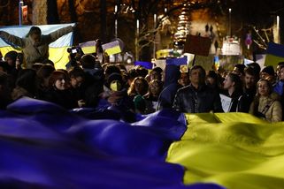 Většina Čechů odsuzuje útok Ruska a chce přijmout uprchlíky - Novinky