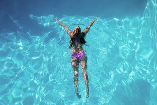 Čůráte do veřejného bazénu? Rozhodně nejste sami - Novinky