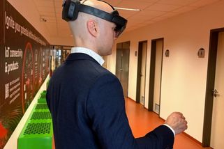 Brýle místo tabule. Rozšířená realita z VUT mění výuku i zásahy v praxi