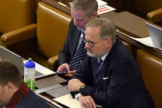 Fiala tlačí na Babiše: Česko by mělo znovu přispět na munici pro Ukrajinu