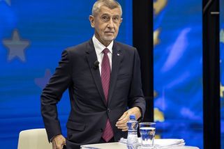Andrej Babiš se oklepal z covidu a tepe do plastových víček: Sám jste je schválil, vmetli mu lidé. Co na to expremiér? - Super.cz