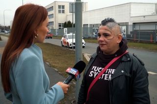 Výstřední provokatér z Plzně míří před soud: Za pomluvu policisty mu hrozí vězení, vinu odmítá