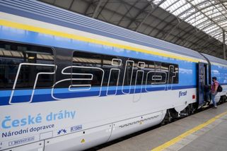 ČD nově nabídnou telecí řízek, Leo Express vrací do nabídky smažený camembert | ČeskéNoviny.cz