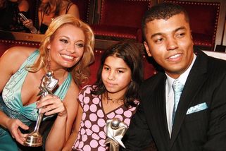 Dcera Reye Korantenga už není malou holčičkou. Je krásná, žije vlastní příběh daleko od rodičů - Médium.cz