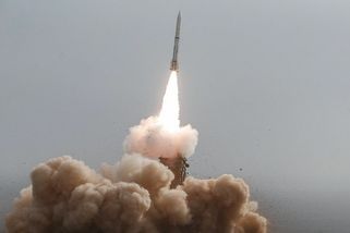 „Stále jsou plně připraveni způsobit absolutní chaos v celém regionu.“ Írán má mohutný arzenál, kterým může vytrestat Ameriku