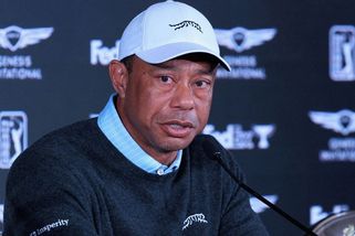 Woods měl po autonehodě skelné oči a dvě tablety analgetik v kapse - Sport.cz