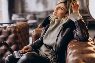 Švagrová mě po letech pozvala k nim domů. Když jsem přišla, pochopila jsem, proč nikdy nemá peníze - Médium.cz