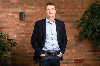 Nejdražší není materiál, ale práce. Stavebnictví jede na doraz, rok 2026 bude nejistý, varuje šéf Wienerbergeru