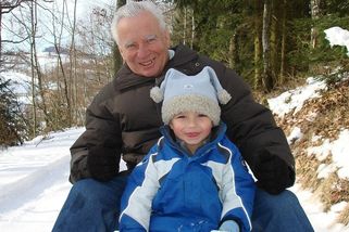 zpravy.kurzy.cz/835780-predcasny-duchod-od-ledna-2026-az-o-3-roky-drive-s-polovicnim-kracenim-za-45-let-prace