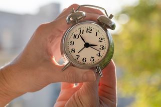 Spor severu s jihem. Proč pořád měníme čas a přicházíme o miliardy i zdraví - Seznam Zprávy