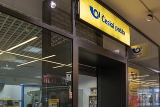 Vyberete stovku, zaplatíte 170 Kč: Novinka pošty šokuje