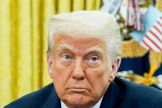 USA začaly vybírat cla. „Země mi volají a líbají mi zadek, umírají touhou uzavřít dohodu,” prohlásil Trump - Echo24.cz